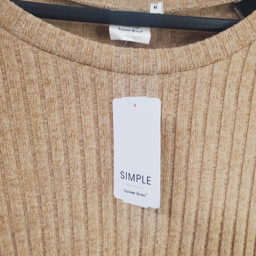 Simple Colorblock Top - Picture 5 of 9